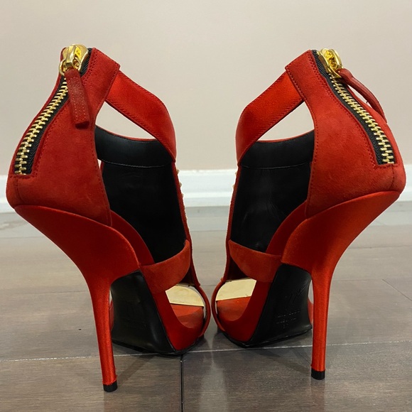 Giuseppe Zanotti Satin Heels with Metal Accent - Picture 8 of 9